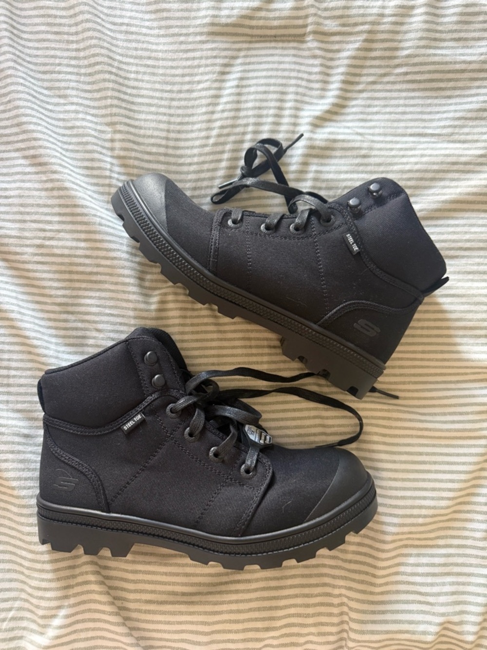 Skechers Black Womens Lace Up Steel Toe Boots